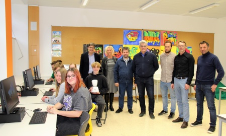 Digitaler Schulavatar AV1 bereichert Schulfamilie am LLG Grafenau