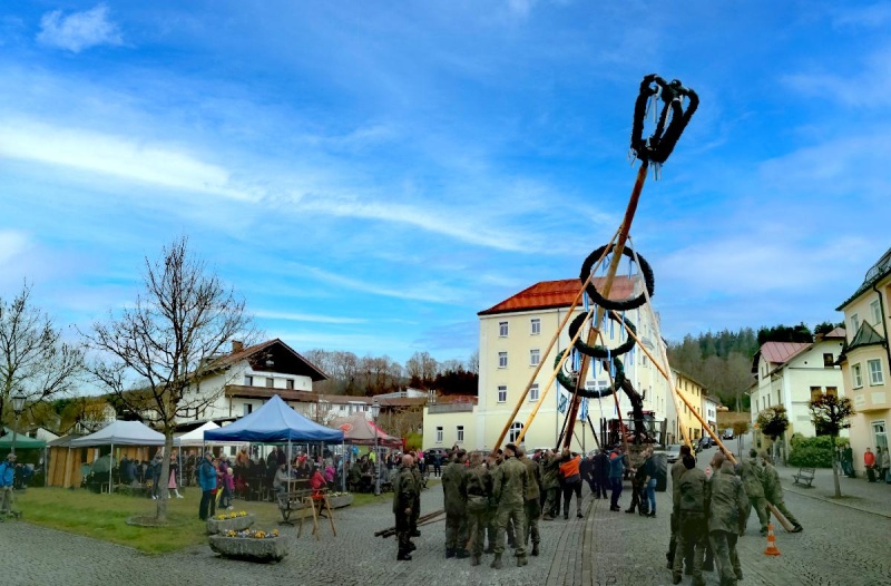 Flyer/Grafik zum Event: Eisensteiner Maifest am Mi., 01.05.2024 von 13:00 bis 17:00 Uhr