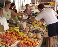 Flyer/Grafik zum Event: Grünwochenmarkt am Fr., 18.07.2014 - Fr., 30.12.2022 von 07:00 bis 14:00 Uhr