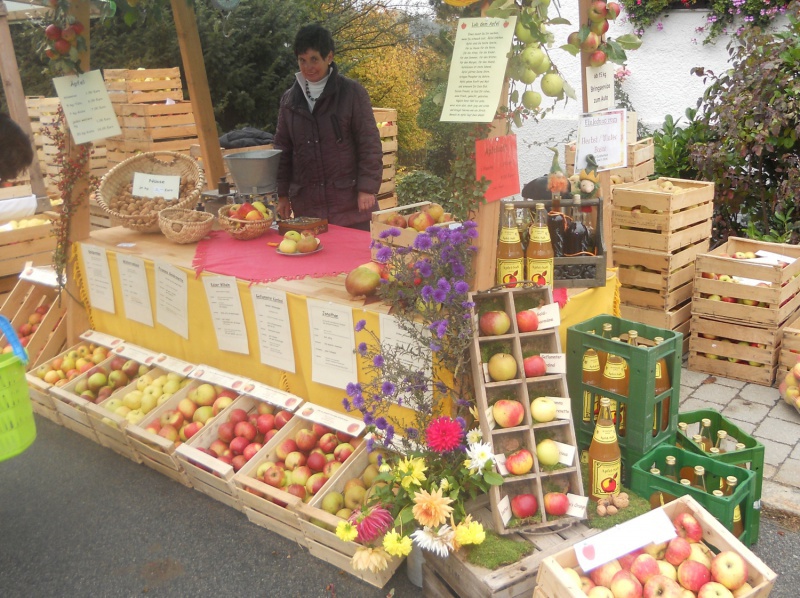 Flyer/Grafik zum Event: Obst- und Bauernmarkt Lalling am So., 20.10.2019