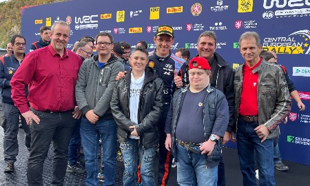 Thierry Neuville: Vollgas für die Caritas