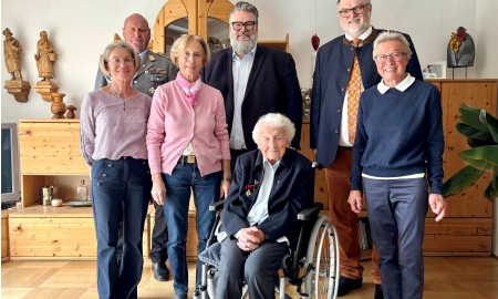 Ehrenfahnenmutter Maria Kühnhammer feiert  100. Geburtstag