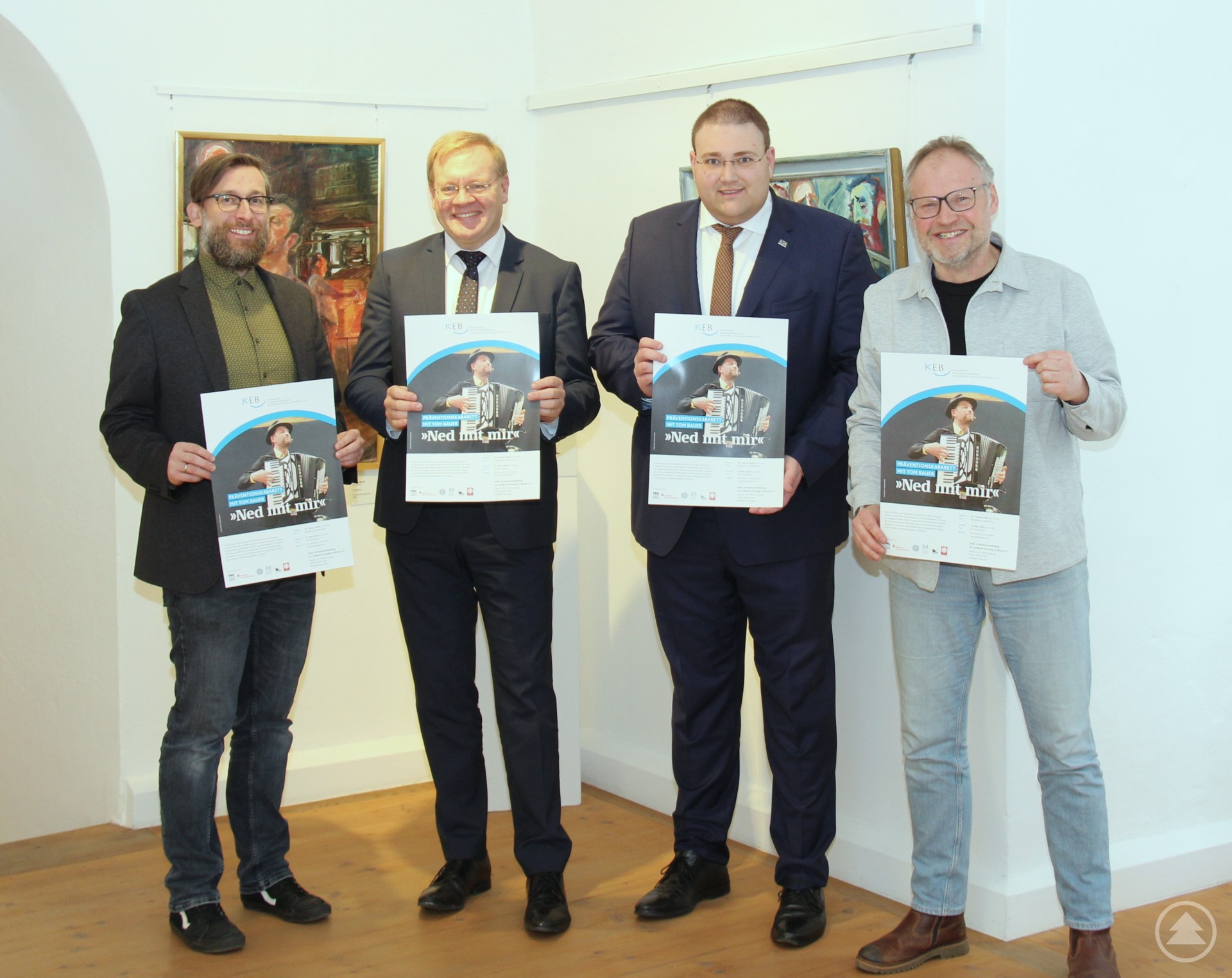 Hoffen auf regen Besuch beim Präventionskabarett v.l. Christian Fiebig (Landratsamt), Dr. Mikko Klein (Sparkasse), Christoph Weishäupl und Michael Winichner (beide KEB).