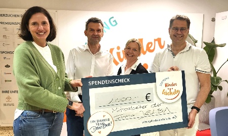Mitarbeiter von Jelba in Hauzenberg spenden 1.000 Euro an Stiftung Kinderlächeln
