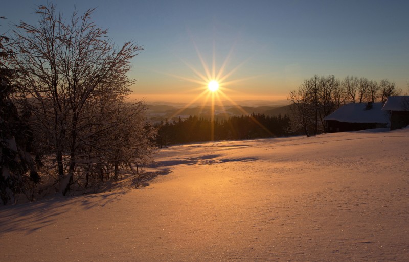 Flyer/Grafik zum Event: "Sterne der Weihnacht" - Foto- und Textpräsentation von und mit Dr. Fritz Haselbeck am So., 15.12.2024 ab 15:00 Uhr