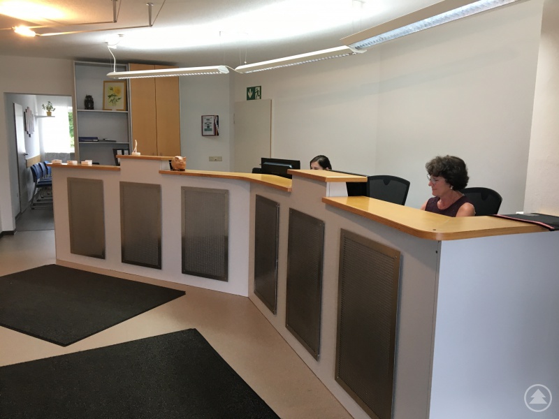 Bereits sanierter Empfangsbereich des MVZ Grafenau