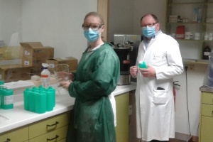 Herstellung von Händedesinfektionsmitteln in der Klinikapotheke – Penninger macht‘s möglich