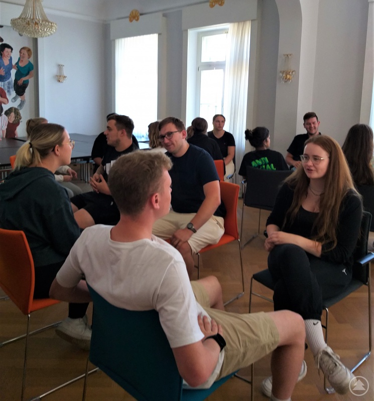 Beim Abschlussseminar tauschten sich die „Bufdis“ noch einmal über ihre Erfahrungen und besondere Momente aus.