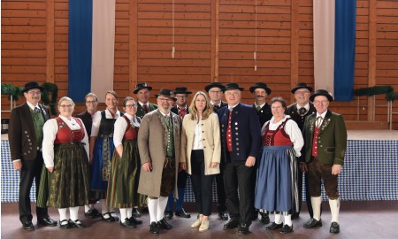 Ministerpräsident Söder kommt zum Niederbayerischen Trachtentreffen 2025