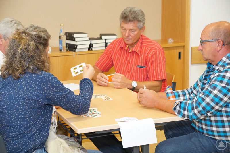 Große Konzentration beim Schafkopfturnier