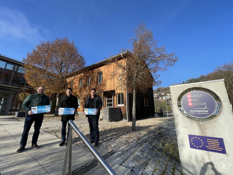 v. l. Robert Maier (EDV-IT, VG Schönberg), Bürgermeister Martin Pichler und Marktgemeinderat Dr. Andreas Geiß