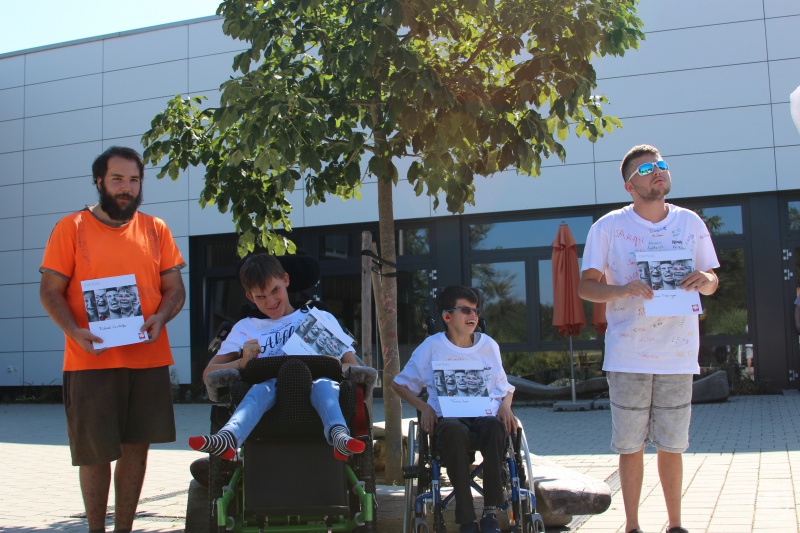 Die vier Absolventen (v. li.): Michael Windorfer, Marlene Geisinger, Noah Bieringer und Fabian Brehm.