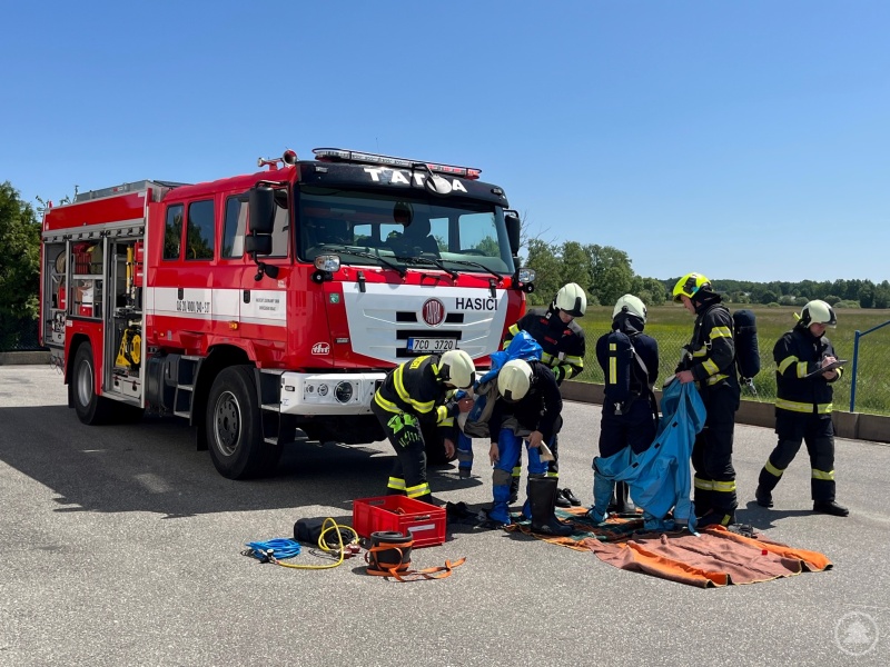 Vorführung eines Gefahrguteinsatzes durch die Kräfte der südböhmischen Berufsfeuerwehr in Třeboň