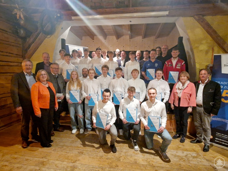 Deutsche Meisterschaften - alle Geehrten bei deutschen Meisterschaften mit Ehrengästen um Landrat Laumer