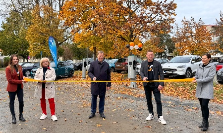 Erfolgreiche Eröffnung des neuen Ladeparks in Grafenau: Ein Schritt in Richtung nachhaltige Mobilität