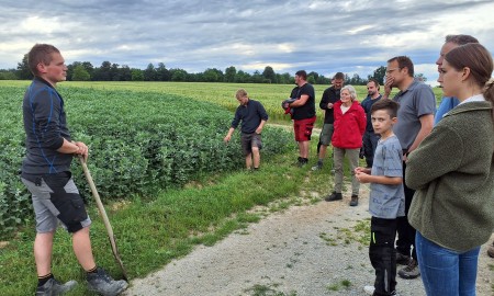 Flurbegehung beim Demonstrationsbetrieb Mayerhofer: Fokus auf Erosionsschutz und Tierwohl