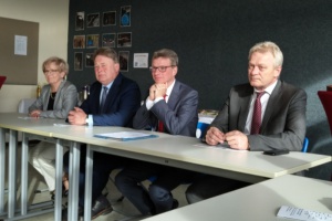 Minister Sibler an der Berufsschule Regen