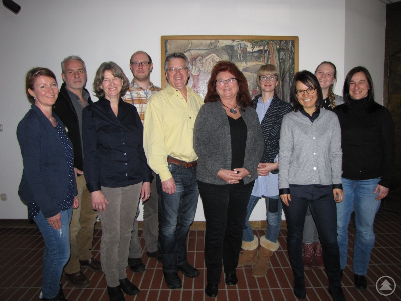 Nahmen am letzten Kooperationstreffen JaS teil (von links): Frau Bettina Linner (MS Schönberg), Herr Norbert Königseder (MS Freyung), Frau Martina Haintze (SFZ Grafenau), Herr Thomas Seidl (Leitung Amt für Kinder und Familie), Herr Siegfried Seibold (Leitung Kreisjugendamt), Frau Erika Träger (JaS-Fachberatung der AWO), Frau Sandra Weilermann (SFZ Waldkirchen), Frau Kerstin Haslbeck (MS Waldkirchen), Michaela Thürmer (BS Waldkirchen), Frau Sabine Uhrmann (GS Grafenau); nicht anwesend: Frau Christiane Himpsl (MS Grafenau)