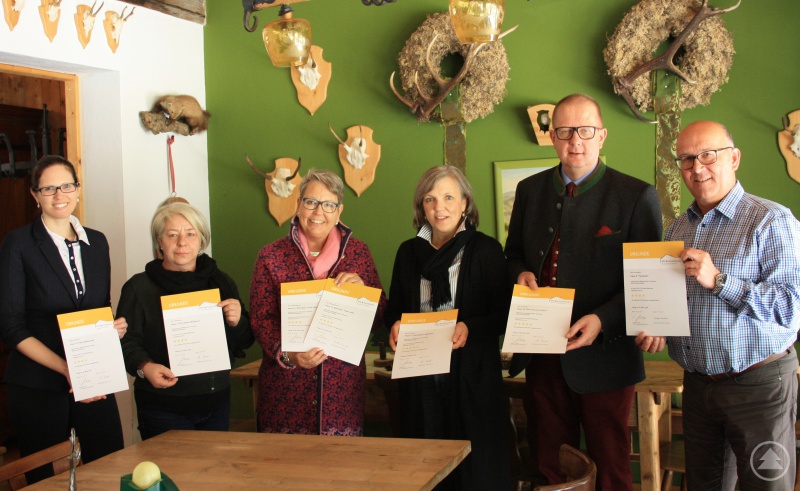 von links nach rechts: Michaela Unnasch, Martine Ernst, Sabine Weyermann, Susanne Wagner, Thomas Weyermann und Max Englram