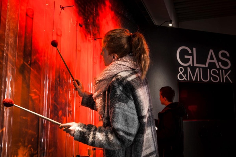 Flyer/Grafik zum Event: KINDER-Werksführung in der Glashütte Eisch am Fr., 29.03.2024 - Fr., 25.10.2024