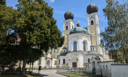 Auf zur Führung durch die barocke Klosterbibliothek von Metten
